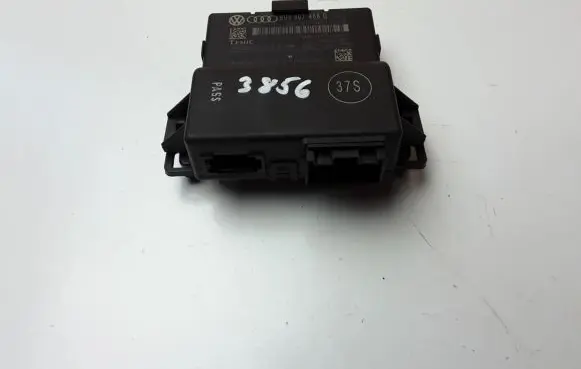 Audi Q3 8U Gateway control module 8U0907468Q