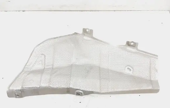 Toyota RAV 4 (XA40) Exhaust heat shield
