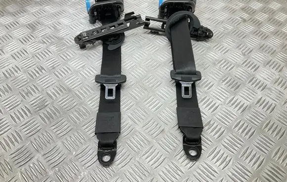 Audi Q3 8U Front seatbelt 8U0857705C 8U0857706C