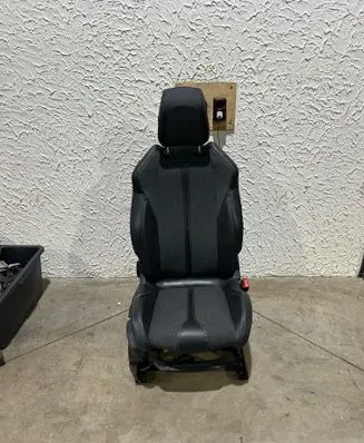 Peugeot 3008 II Front passenger seat 
