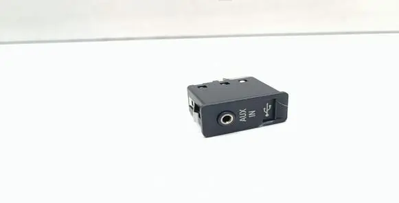 BMW 5 F10 F11 AUX in-socket connector 9129651 61319129651