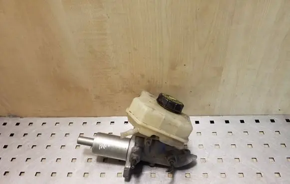 Master brake cylinder