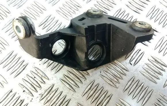 Volkswagen PASSAT B6 Gearbox mounting bracket 1K0711789J