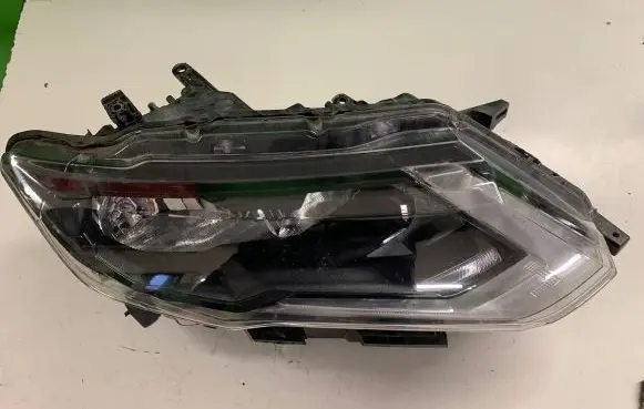 Nissan Rogue Headlight/headlamp