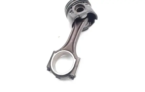 Mitsubishi Outlander Piston with connecting rod 4HK