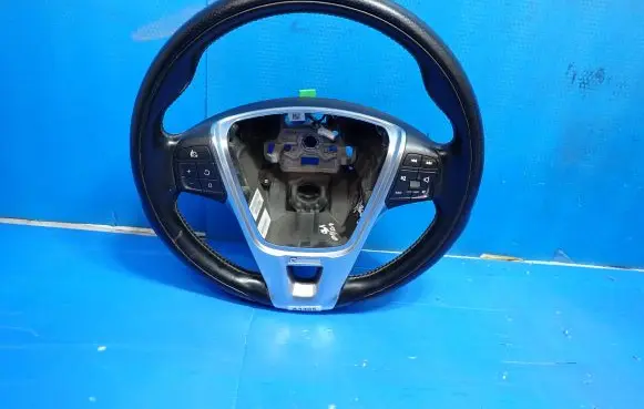 Volvo V40 Steering wheel P31332927