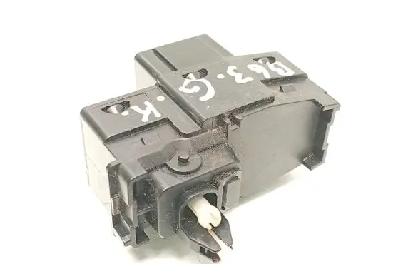 Volvo XC70 Electric window control switch 30658696