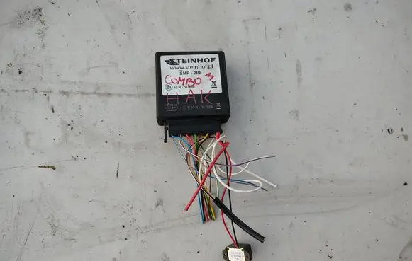 Opel Combo D Tow bar relay 