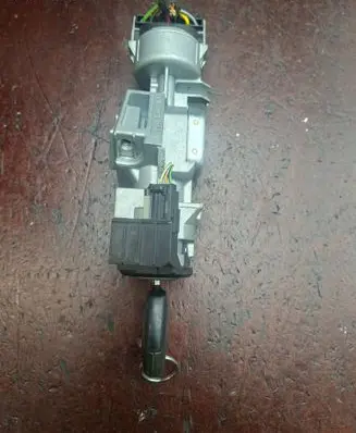 Ford Focus C-MAX Ignition lock 3M513F880AB