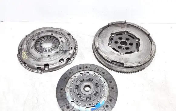 Volvo V60 Dual mass flywheel 415053710 324065410 124077810