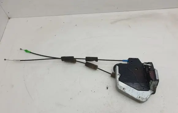 Lexus IS 220D-250-350 Rear door lock 7I1221
