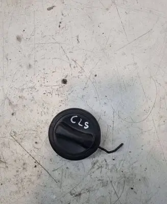 Mercedes-Benz CLS C219 Fuel tank filler cap A22040005