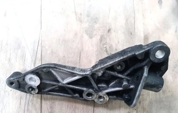 Ford Focus Generator/alternator bracket JN1Q10K018AA