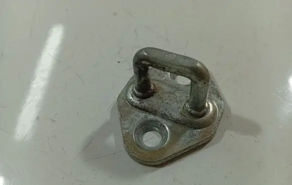 Toyota Avensis Verso Front door lock loop/hook striker 
