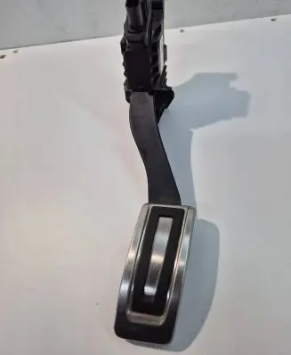 Volkswagen Tiguan Accelerator throttle pedal 5Q1723503J 6VP01062113 5Q1723503L