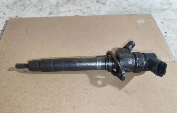 Fuel injector