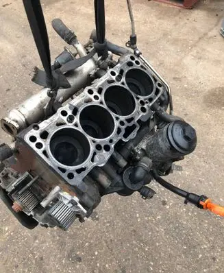 Volkswagen PASSAT B6 Engine block CEG