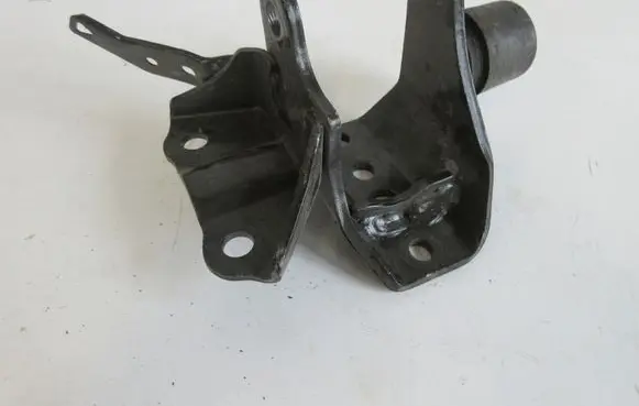 Toyota Verso Engine mounting bracket