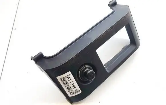 Nissan X-Trail T30 Cigarette lighter 68412EQ400