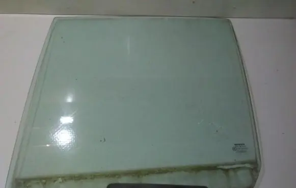 Honda CR-V Rear door window glass