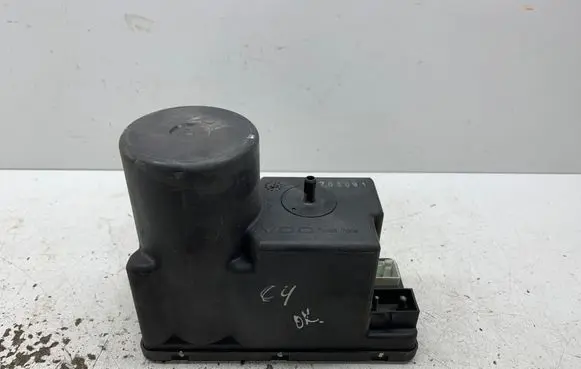 Audi A6 S6 C4 4A Central locking vacuum pump 4A0862257A 703091