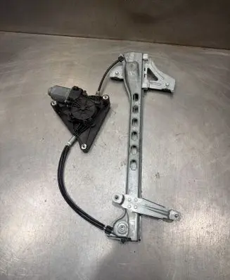 Toyota Aygo AB40 Front door window regulator with motor 698200H031 402663A 234858