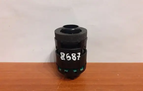 Mercedes-Benz E W212 Oil temperature sensor 9341706101 8687