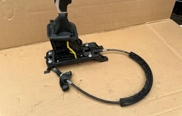 Volkswagen T-Roc Gear selector/shifter in gearbox 5Q0713025C