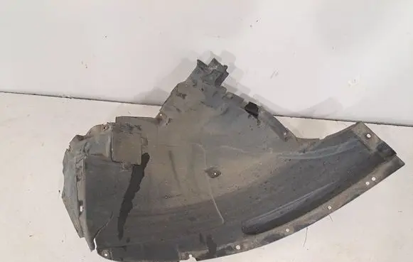 Front wheel arch liner splash guards