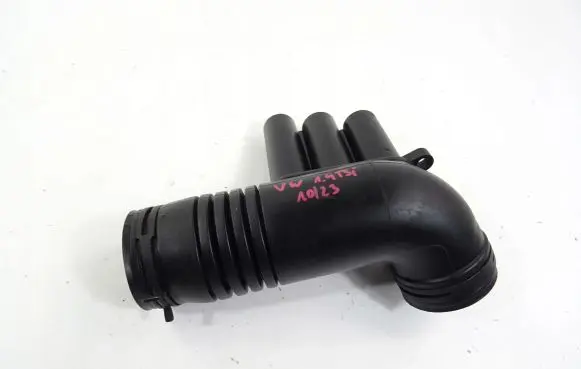 Volkswagen Golf VII Air intake hose/pipe 04E129651C