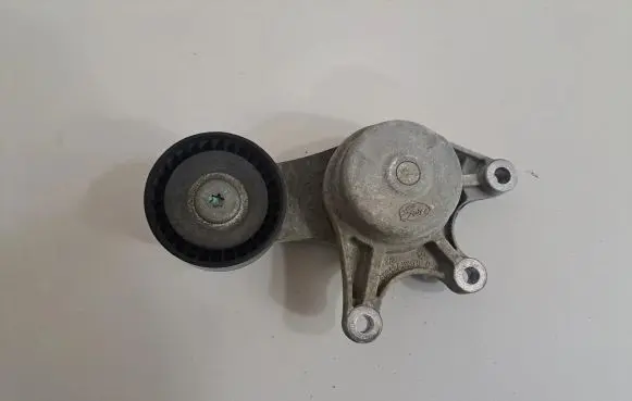 BMW 4 F32 F33 Generator/alternator belt tensioner 7594969