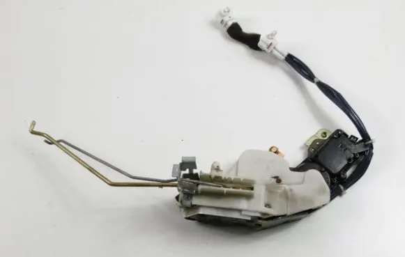 Suzuki Liana Front door lock