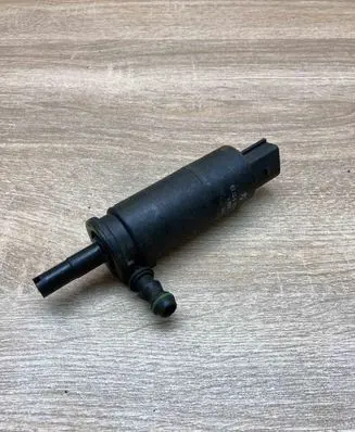 BMW 5 E39 Headlight washer pump 8377613
