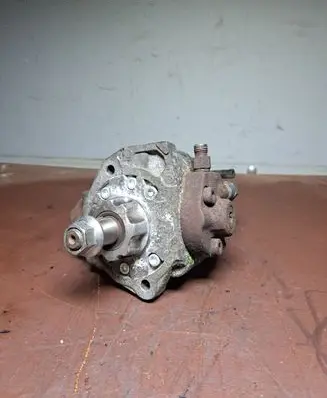 Toyota Avensis T250 Fuel injection high pressure pump 221000G010 HU2940000061 2940000061