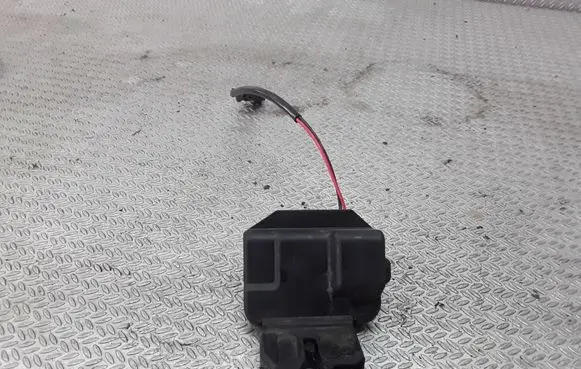 Nissan Primera Tailgate/trunk/boot lock/catch/latch