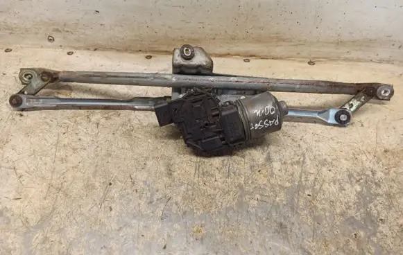 Volkswagen PASSAT B5.5 Front wiper linkage and motor 0390241505 3B1955113C