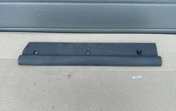 Nissan King Cab, Navara Rear sill trim cover 76953VJ300