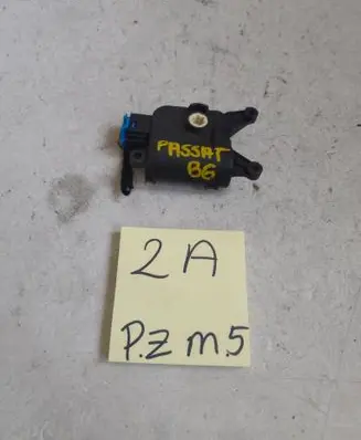 Volkswagen PASSAT B6 Air flap motor/actuator 3C0907511D