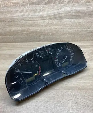 Volkswagen PASSAT B5 Speedometer (instrument cluster) 09051969904 09051940090