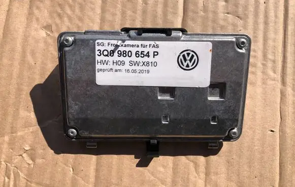 Skoda Citigo Front bumper camera 3Q0980654P 16052019 SWX810