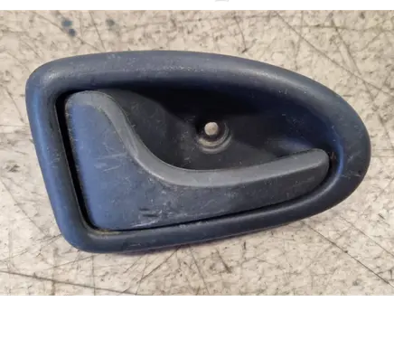 Renault Clio III Rear door interior handle 96012221 7700423887