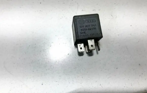 Volkswagen Golf IV Other relay 191927841 v23134a52x196