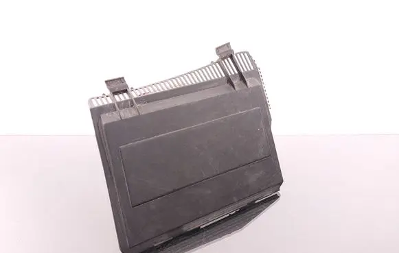 BMW 5 E39 Air filter box cover 8379627