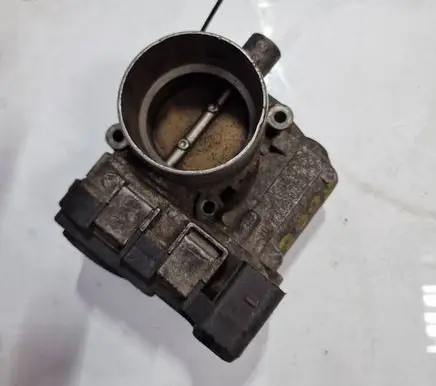 Volkswagen Golf V Throttle valve 03C133062A