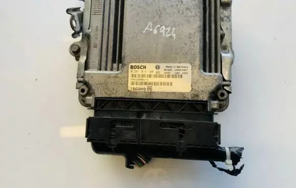Mitsubishi Outlander Engine control unit/module 1860a906 0281014108
