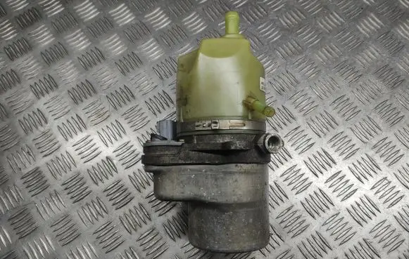 Volvo V50 Power steering pump 4N513K514DS