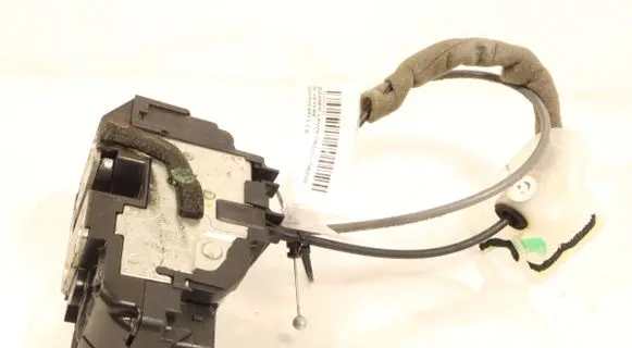 Nissan Qashqai Front door lock 306E