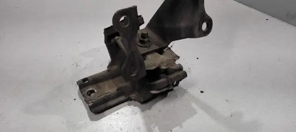 Nissan Terrano Engine mount bracket 112100F003