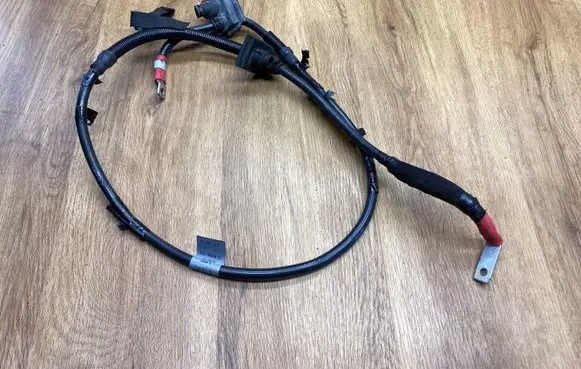 Land Rover Discovery 4 - LR4 Positive cable (battery) EH2210B680DD T514MYL319