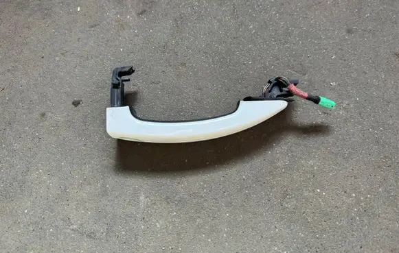 Ford Kuga II Coupe door lock (next to the handle) F1EBA22404